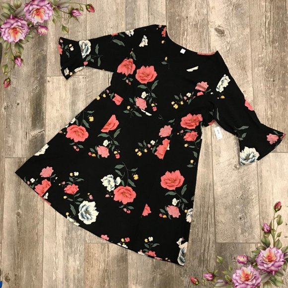 Old Navy Dresses & Skirts - Old navy floral bell sleeve dress